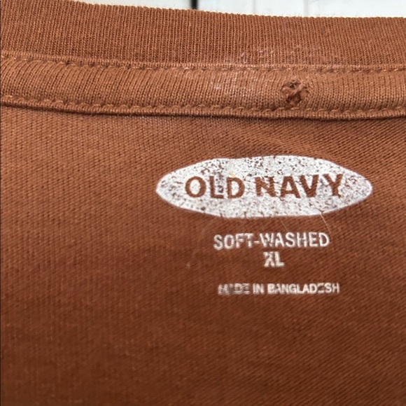 Old Navy (XL) rust orange t-shirt - Picture 2 of 3